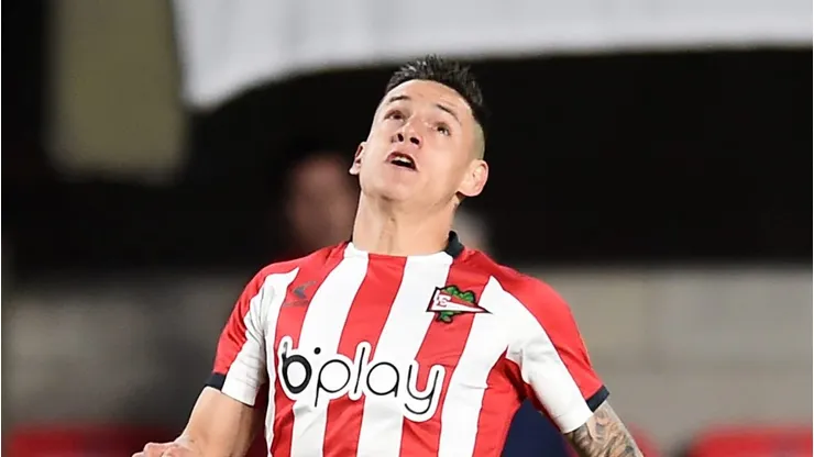 Leo Godoy em ação com a camisa do tetracampeão da Libertadores. Foto: Marcelo Endelli/Getty Images)