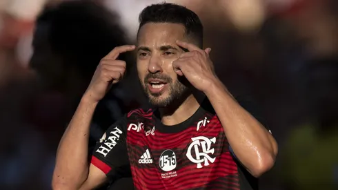 Medalhão não sabe se fica no Flamengo - Foto: Jorge Rodrigues/AGIF.