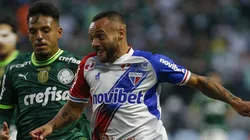 Guilherme em ação pelo Fortaleza diante do Palmeiras. Foto: Ricardo Moreira/Getty Images.