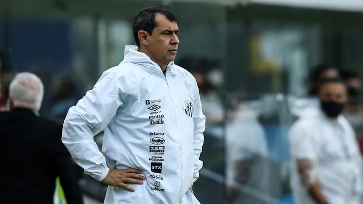 Santos anuncia a permanência de mais um jogador. Photo by Alexandre Schneider/Getty Images