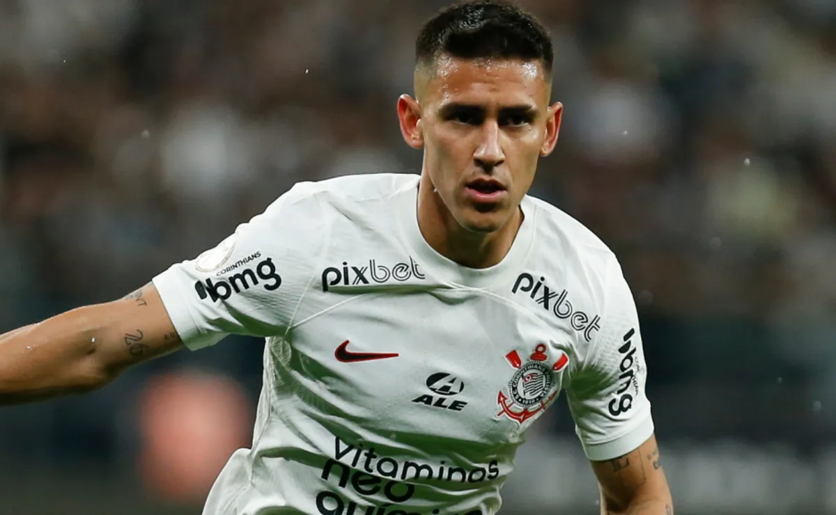 QUENTE: Rojas rescindiu? Meia faz ameaça ao Corinthians com a FIFA