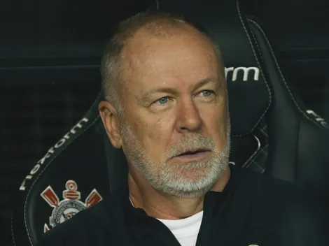 Santos aumenta oferta e passa por cima de Mano Menezes para assinar com atacante