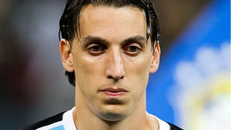 Foto: Alexandre Schneider/Getty Images - Geromel em partida pelo Grêmio, no Campeonato Brasileiro de 2018