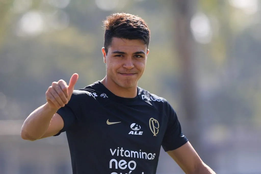 Roni foi oferecido aos russos – Foto: Marcello Zambrana/AGIF.