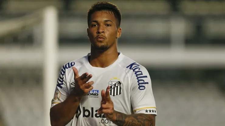 Foto: Ricardo Moreira/Getty Images - Marcos Leonardo pode sair do Santos