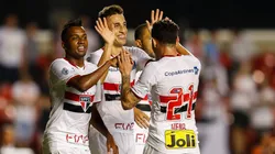 Jogadores do São Paulo comemoram gol marcado pela equipe - Foto: Marcello Zambrana/ AGIF