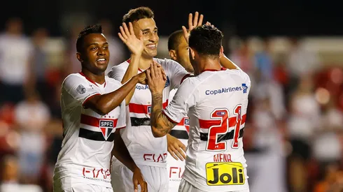 Jogadores do São Paulo comemoram gol marcado pela equipe - Foto: Marcello Zambrana/ AGIF