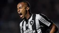 Marlon Freitas jogador do Botafogo comemora seu gol durante partida contra o Gremio no estadio Sao Januario pelo campeonato Brasileiro A 2023. Thiago Ribeiro/AGIF