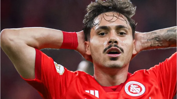 Mauricio jogador do Internacional lamenta chance perdida durante partida contra o Goias no estadio Beira-Rio pelo campeonato BRASILEIRO A 2023. Foto: Maxi Franzoi/AGIF