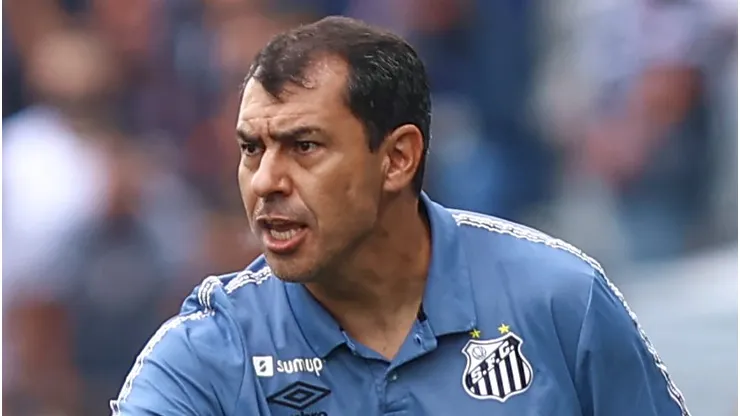 Fabio Carille tecnico do Santos durante partida contra o Corinthians no estadio Arena Corinthians pelo campeonato Brasileiro A 2021. Marcello Zambrana/AGIF