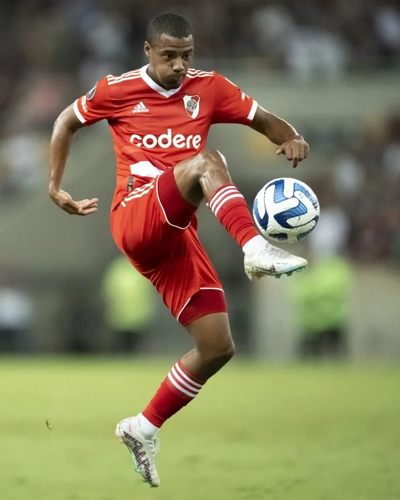 RJ – RIO DE JANEIRO – 02/05/2023 – LIBERTADORES 2023, FLUMINENSE X RIVER PLATE – De la Cruz jogador do River Plate durante partida contra o Fluminense no estadio Maracana pelo campeonato Libertadores 2023. Foto: Jorge Rodrigues/AGIF