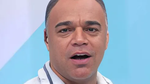 Denílson, ex-jogador e comentarista – Foto: Reprodução YouTube / Jogo Aberto