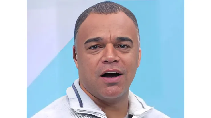 Denílson, ex-jogador e comentarista – Foto: Reprodução YouTube / Jogo Aberto
