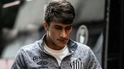 Jovem ainda tem o futuro incerto - Foto: Raul Baretta/Santos FC.