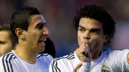 Di Maria comemorando com Pepe pelo Real Madrid (Foto: Gonzalo Arroyo Moreno/Getty Images)