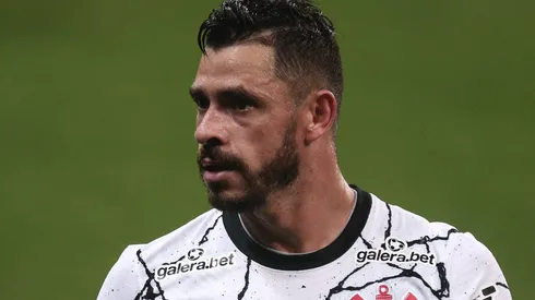 Foto: Ettore Chiereguini/AGIF - Giuliano em partida pelo Corinthians no Campeonato Brasileiro de 2021