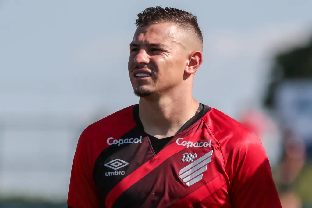 Hugo Moura interessa ao Vasco – Foto: Robson Mafra/AGIF.