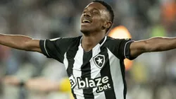 Jeffinho jogador do Botafogo comemora seu gol durante partida contra o Athletico-PR no estadio Engenhao pelo campeonato Brasileiro A 2022. Foto: Jorge Rodrigues/AGIF
