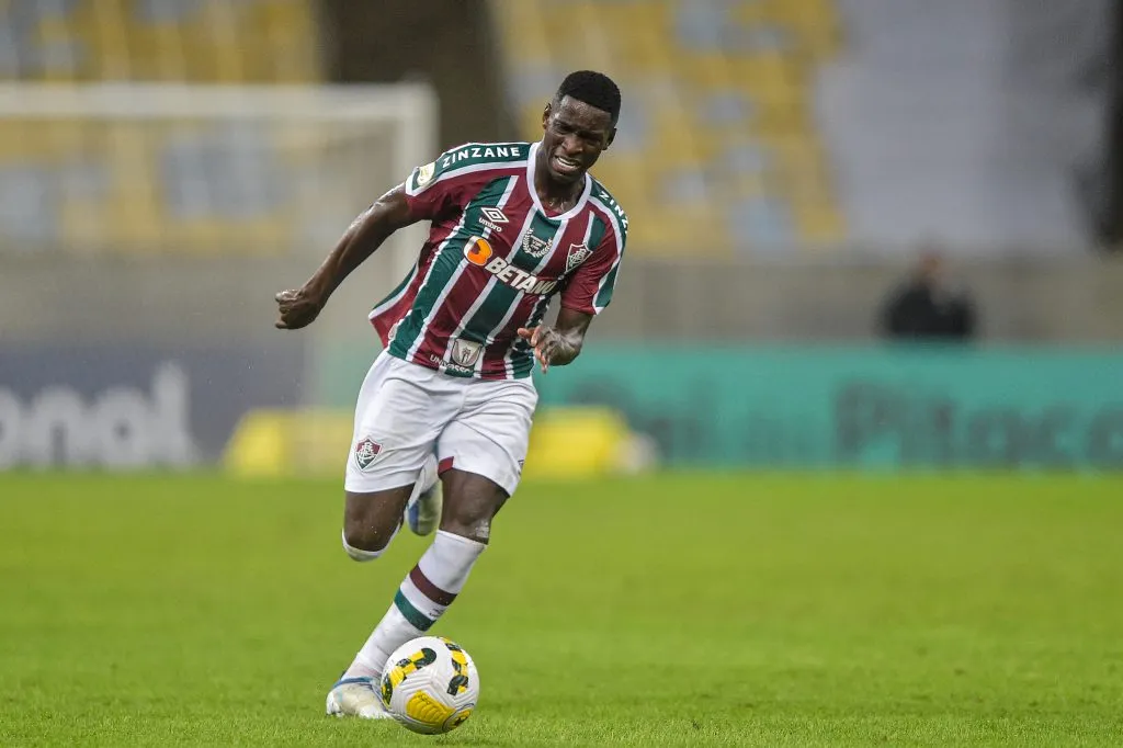 Luiz Henrique em ação pelo Fluminense em 2022 – Foto: Thiago Ribeiro/AGIF