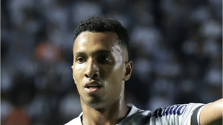 Lucas Braga negocia saida do Santos. Foto: Marcello Zambrana/AGIF