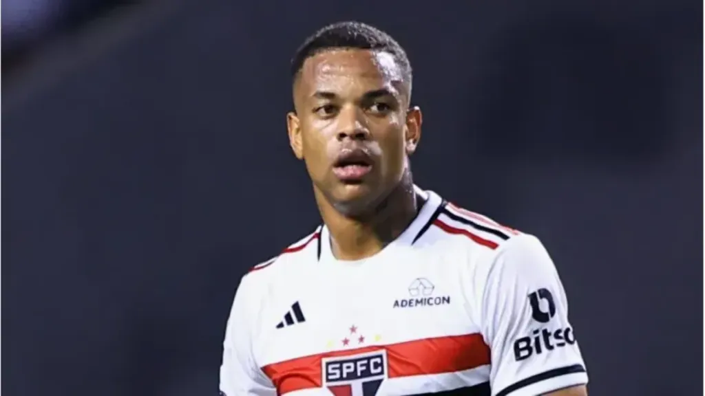 Foto: Marcello Zambrana/AGIF – Caio Paulista em partida pelo São Paulo