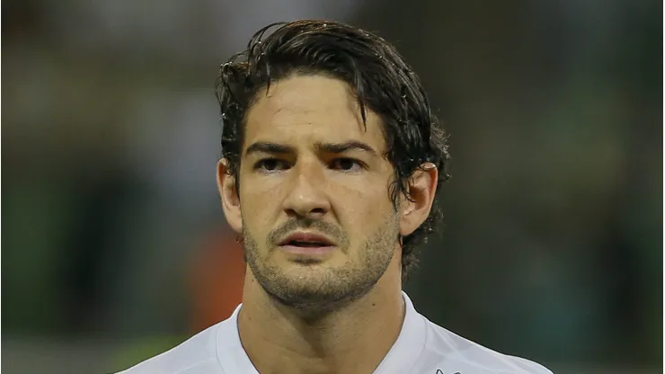 Alexandre Pato foi oferecido e recusado pelo Santos e apareceu um clube interessado pela contratação para 2024