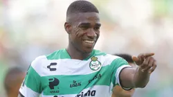 Zagueiro da Seleção do Equador está na lista do Corinthians - (Photo by Manuel Guadarrama/Getty Images).