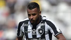Alex Santana jogador do Botafogo durante partida contra o Santos no estadio Engenhao pelo campeonato Brasileiro A 2019. Thiago Ribeiro/AGIF