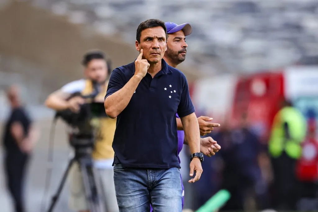 Zé Ricardo na época em que comandava a equipe do Cruzeiro. Foto: Gilson Lobo/AGIF