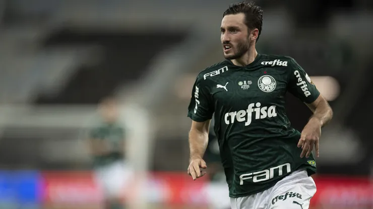 Vina jogador do Palmeiras durante partida contra o Santos no estadio Maracana pelo campeonato Libertadores 2020. Foto: Jorge Rodrigues/AGIF