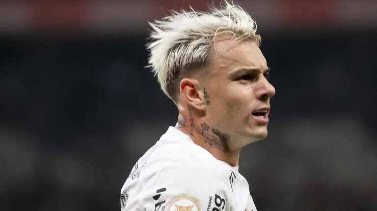 Roger Guedes jogador do Corinthians comemora seu gol durante partida contra o Atletico-MG no estadio Mineirao pelo campeonato Brasileiro A 2023. Foto: Fernando Moreno/AGIF
