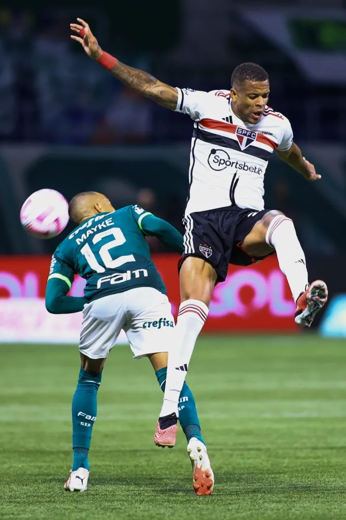 Caio Paulista atuando contra o Palmeiras. Foto: Marcello Zambrana/AGIF