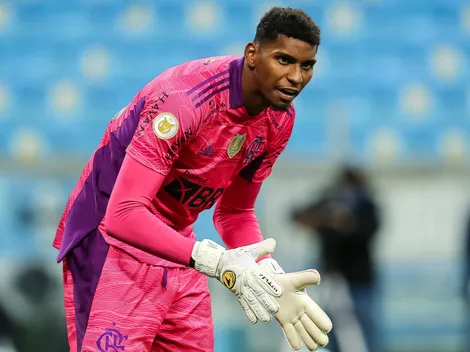 Time da Série A do Brasileiro demonstra interesse no goleiro Hugo Souza