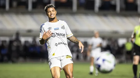 Marcos Leonardo jogador do Santos lamenta durante partida contra o Fluminense no estadio Vila Belmiro pelo campeonato Brasileiro A 2023. Foto: Abner Dourado/AGIF