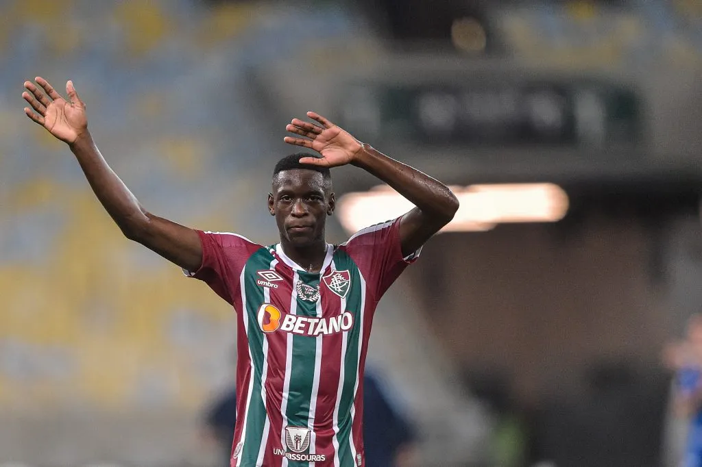 Luiz Henrique jogador do Fluminense comemora vitoria ao final da partida contra o Cruzeiro no estadio Maracana pelo campeonato Copa do Brasil 2022. Thiago Ribeiro/AGIF