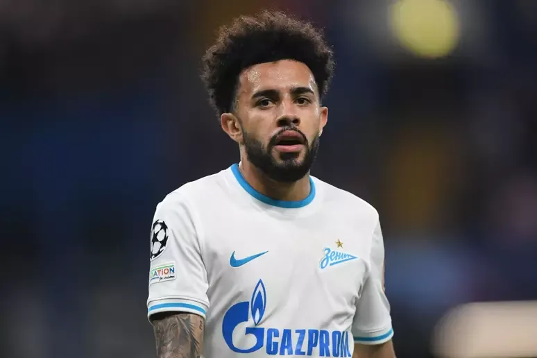 Claudinho em ação pelo Zenit, da Rússia – Foto: Daniel Leal/AFP