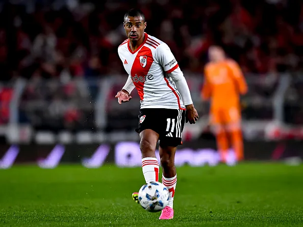 Foto: Marcelo Endelli/Getty Images – De la Cruz será jogador do Flamengo