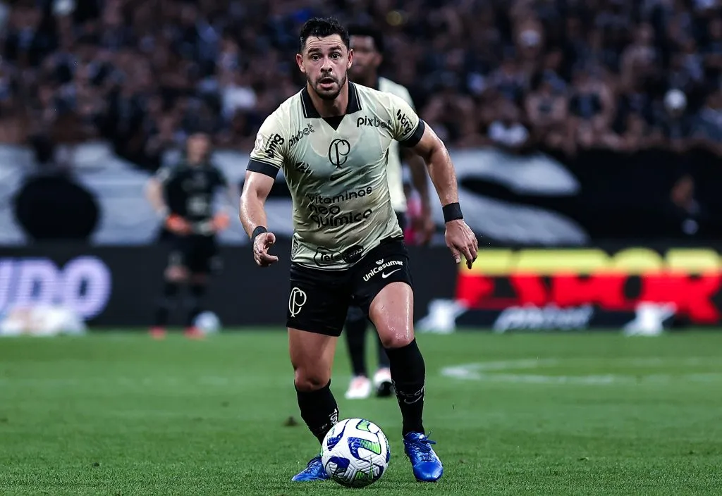 Foto: Fabio Giannelli/AGIF – Giuliano vai defender o Santos em 2024