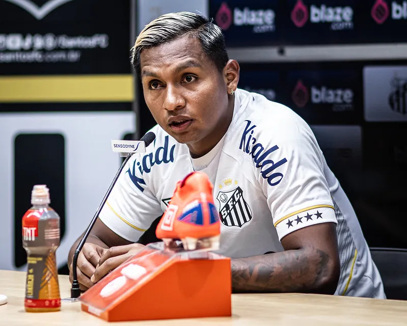 Alfredo Morelos. Fotos: Raul Baretta/ SantosFC.