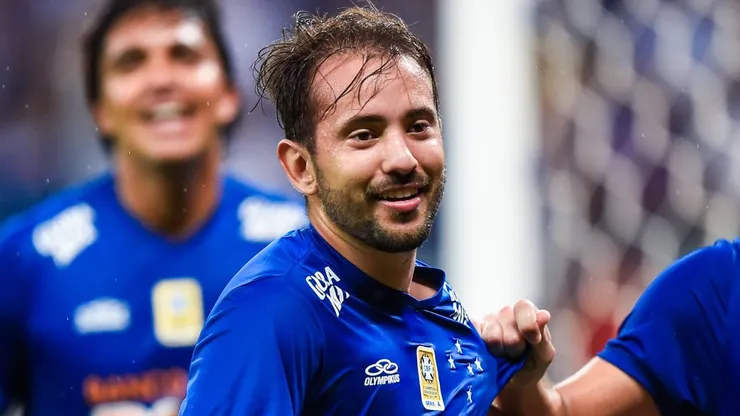 Éverton Ribeiro quanto atuou pelo Cruzeiro. Foto: Pedro Vilela/Getty Images