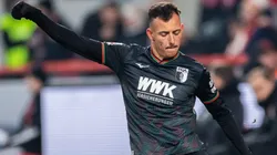 Iago em ação pelo Augsburg - Foto: Boris Streubel/Getty Images