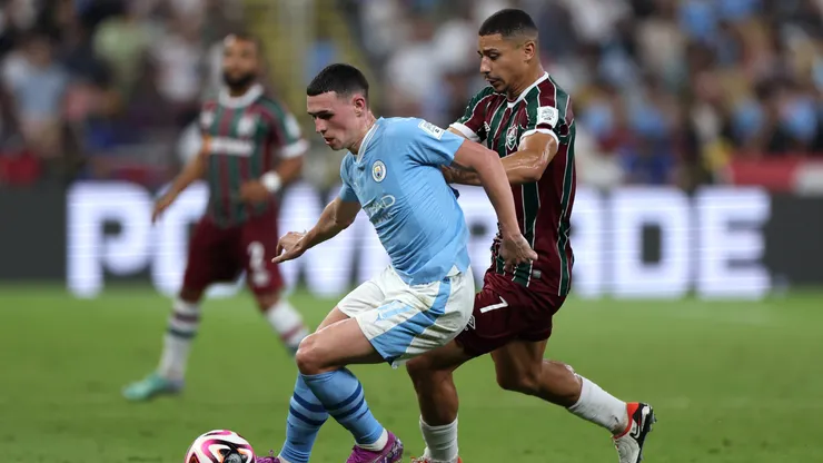 André disputando a bola com Phil Foden, do Manchester City, no Mundial de Clubes. Foto: Francois Nel/Getty Images