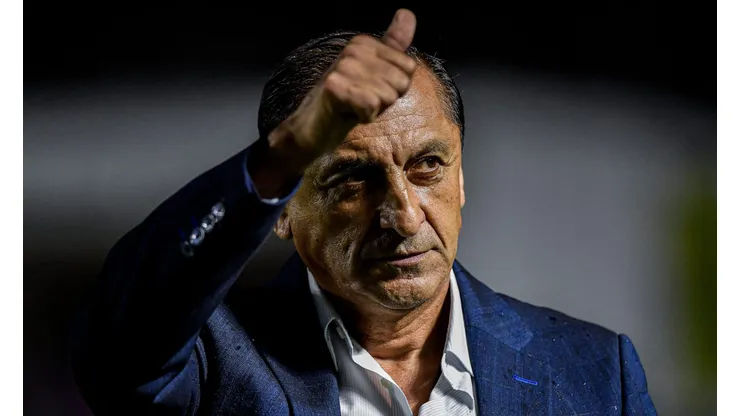 Ramón Díaz não só deu o 'positivo' para o avanço das negociações, como apontou prioridade - Foto: Thiago Ribeiro/AGIF