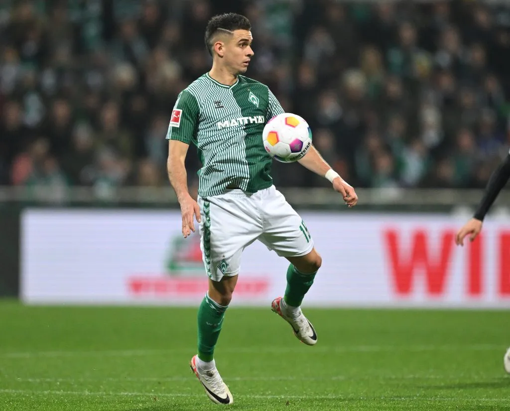 Rafael Borré atuando com a camisa do Werder Bremen, da Alemnaha, seu atual clube. Foto: Stuart Franklin/Getty Images