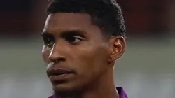 Hugo Souza, na época em jogo pelo Flamengo - Foto: Leonardo Fernandez/Getty Images