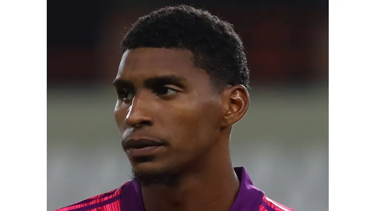 Hugo Souza, na época em jogo pelo Flamengo - Foto: Leonardo Fernandez/Getty Images