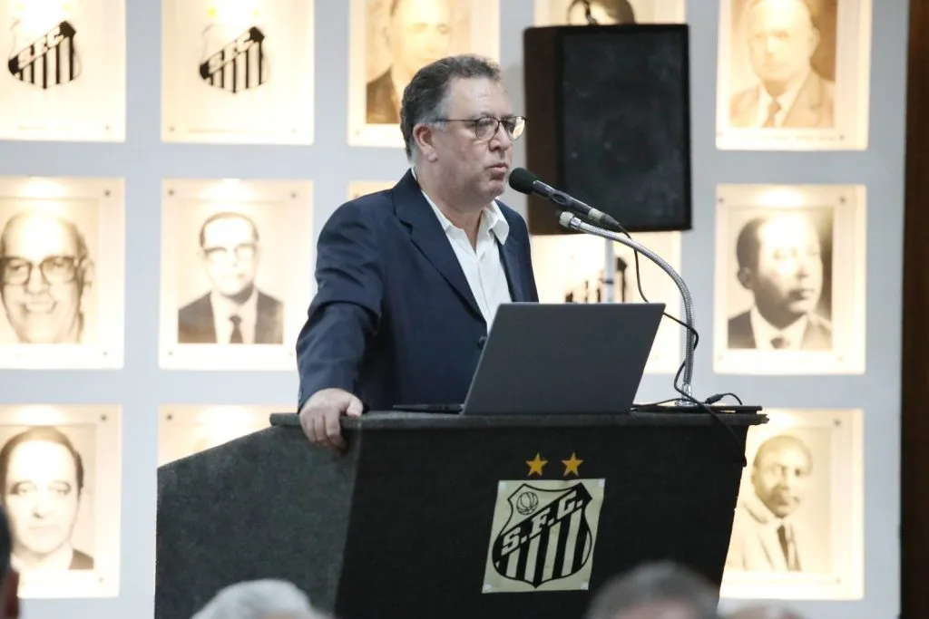 Marcelo Teixeira vem realizando grandes modificações no Santos. Fotos : Pedro Ernesto Guerra Azevedo/Santos FC