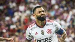 Gabigol jogador do Flamengo comemora seu gol durante partida contra o Fortaleza no estadio Arena Castelao pelo campeonato Brasileiro A 2022. Foto: Lucas Emanuel/AGIF
