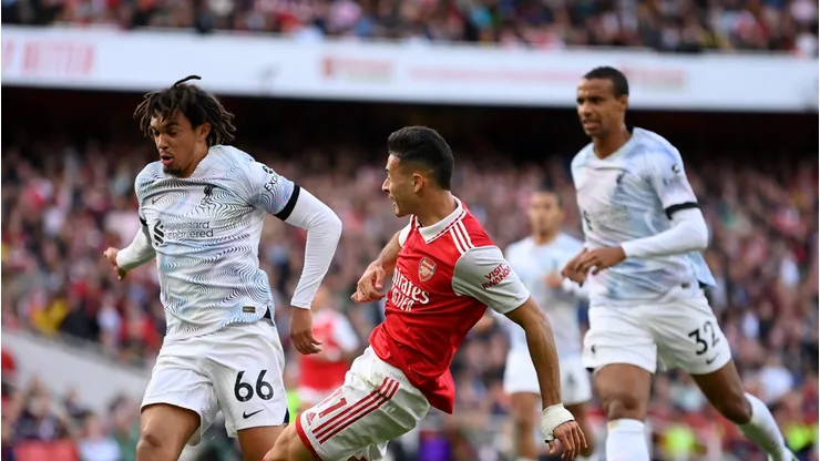 Arsenal e Liverpool em duelo pela liderança (Foto: Justin Setterfield/Getty Images)