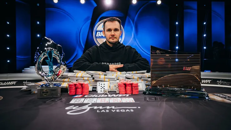 Mikita Badziakouski faturou uma premiação gigantesca no poker